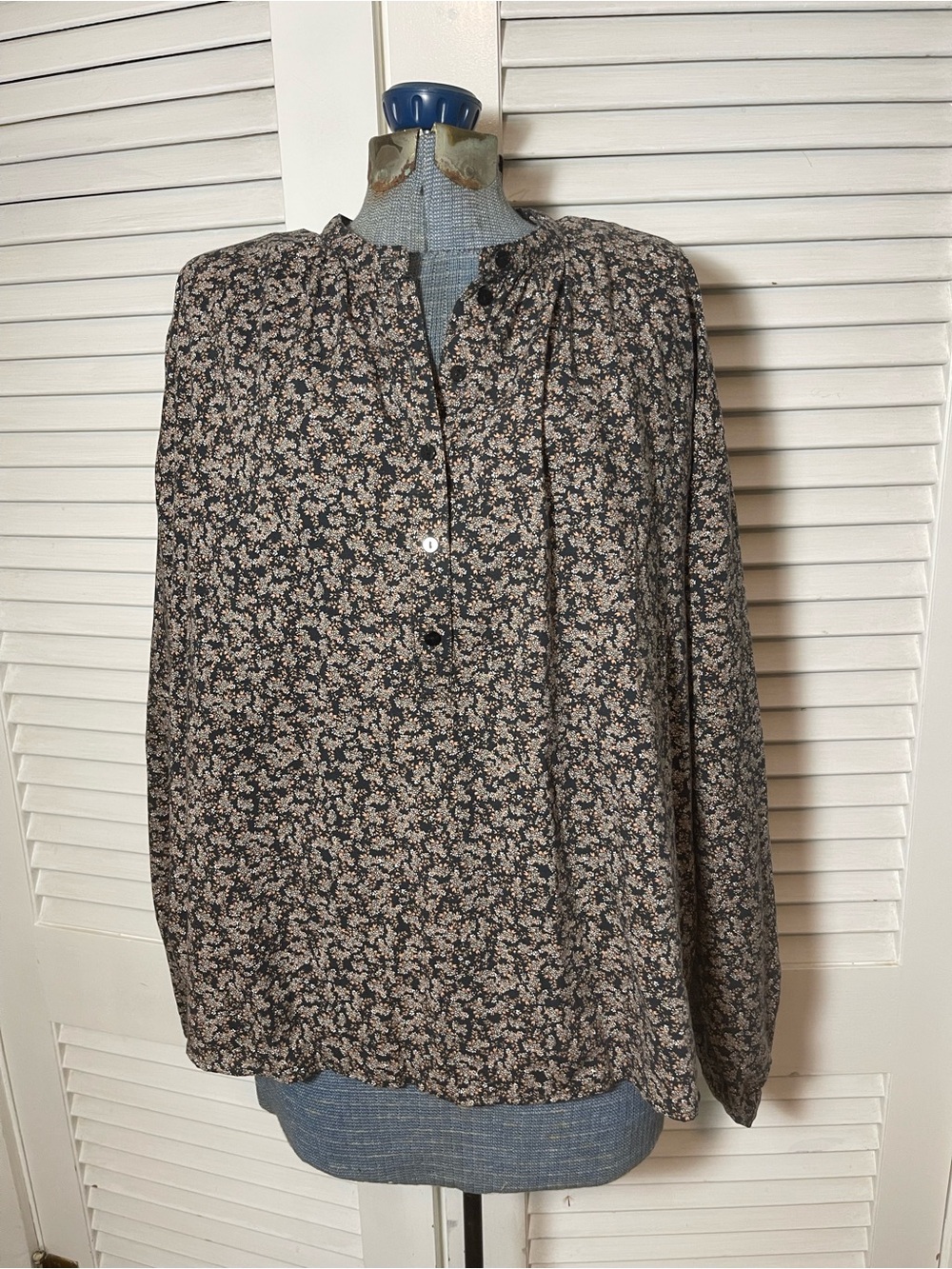 Universal Thread Black Floral Button-Up Peasant Blouse